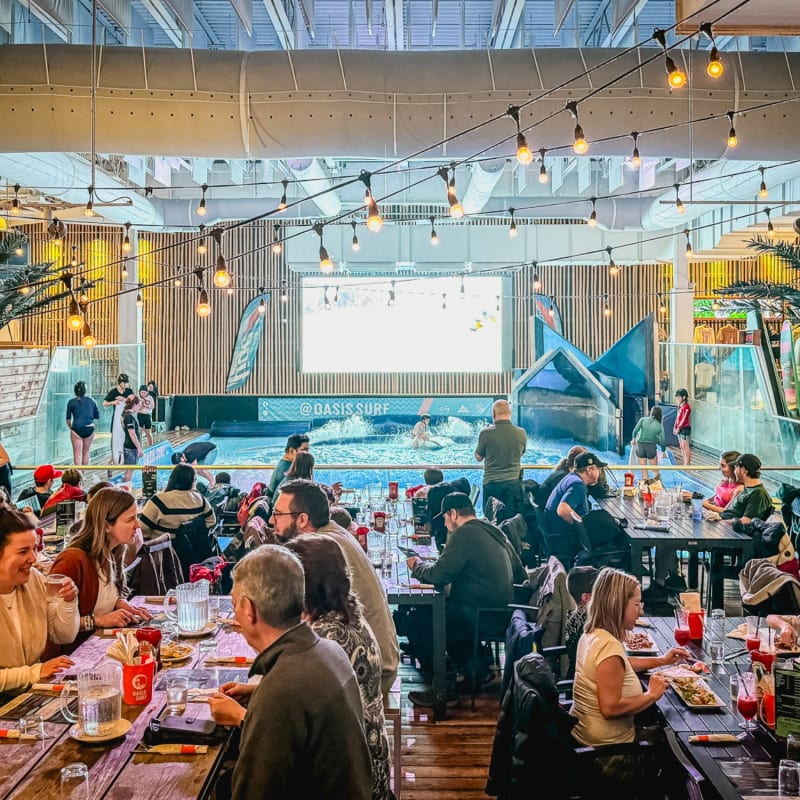 Overview of Le Turf restaurant