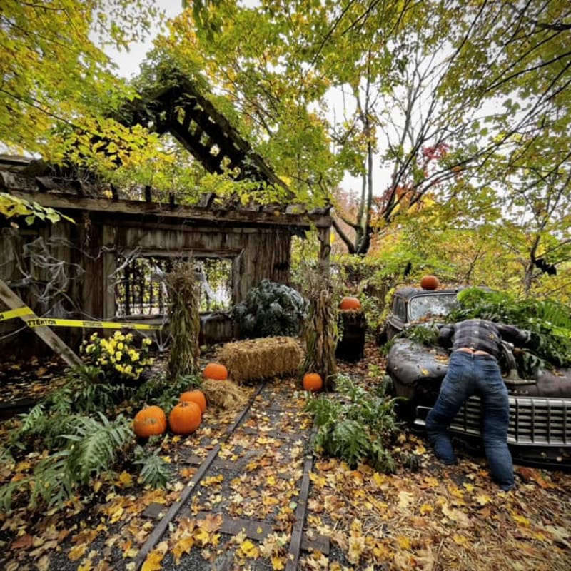 Maison dans un paysage automnal au Jardin Daniel A Séguin