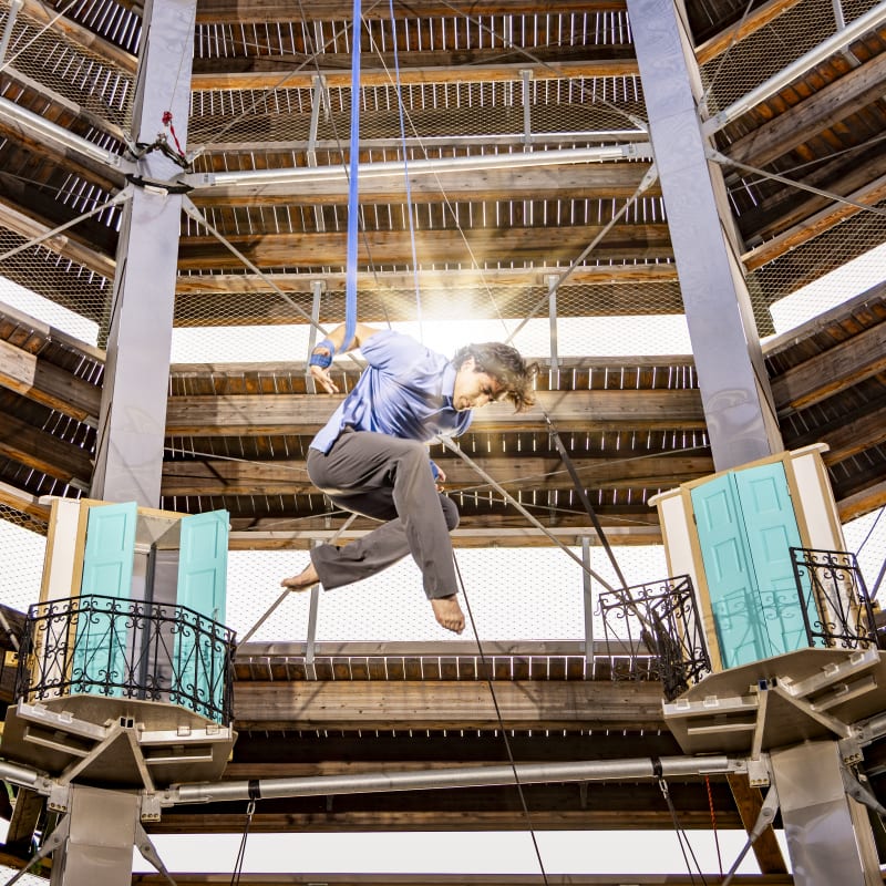 Aerial circus show - Sentier des cimes