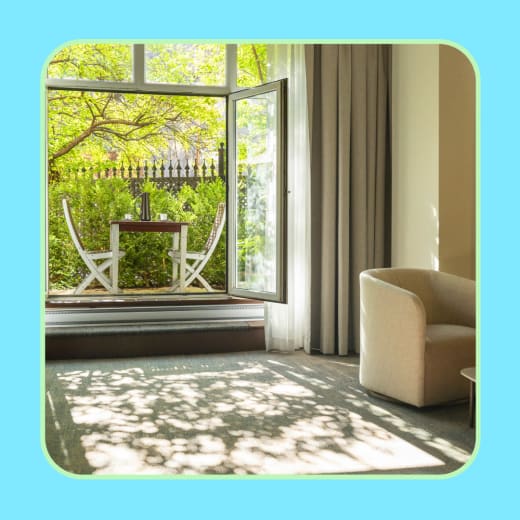 Un forfait Escapade urbaine pour 1 personne, offert par Ôrigine artisans hôteliers et l’Hôtel Saint-Sulpice, ainsi que le Musée
McCord Stewart à Montréal