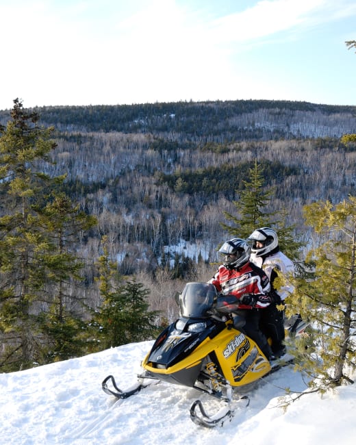 Suggestions for planning a snowmobile trip in Quebec.